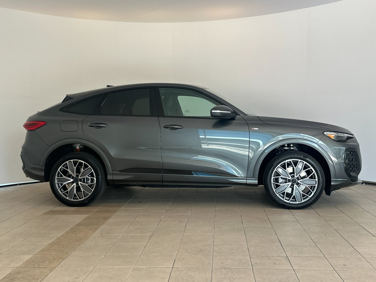 New 2026 Audi Q5 Premium Plus AWD/4WD image 7