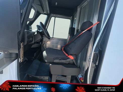 Used 2024 Chevrolet Brightdrop 600 w/ Battery Pack, Max Range AWD/4WD image 11