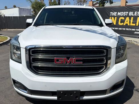 Used 2017 GMC Yukon SLT AWD/4WD image 3