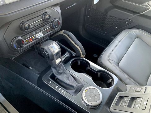 New 2025 Ford Bronco Badlands w/ Sasquatch Package image 19