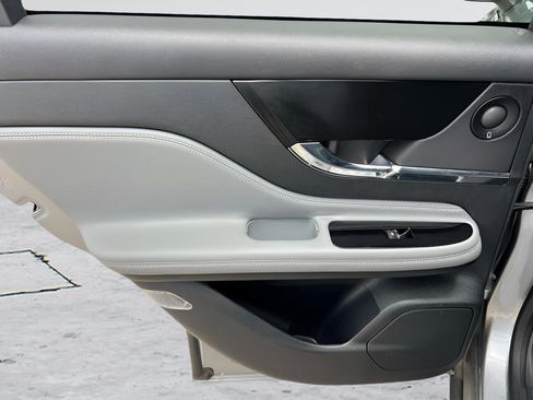 Used 2021 Lincoln Corsair Grand Touring image 24