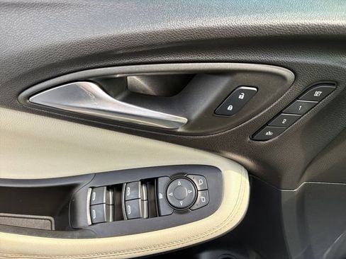 Used 2024 Buick Encore GX Avenir w/ Avenir Convenience Package AWD/4WD image 19