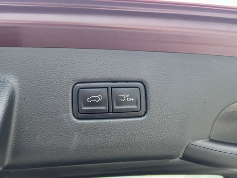 Used 2024 Kia Carnival EX FWD image 19
