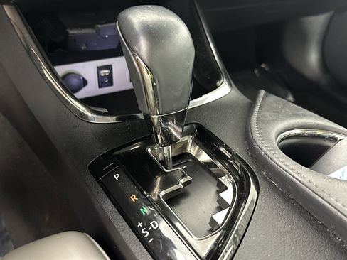 Used 2016 Toyota Avalon Limited image 24