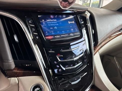 Used 2015 Cadillac Escalade 2WD image 2