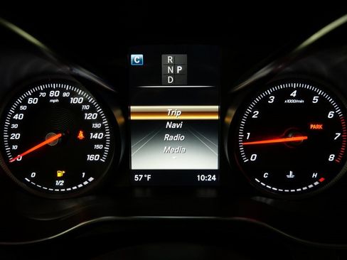 Used 2019 Mercedes-Benz GLC 300 4MATIC image 17