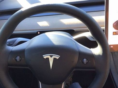 Used 2024 Tesla Model Y Long Range image 19