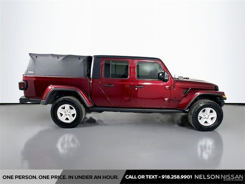 Used 2022 Jeep Gladiator Sport image 4