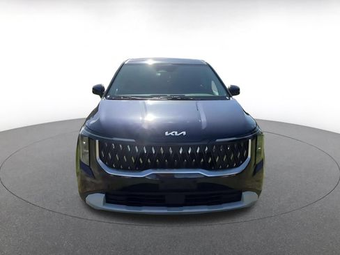 Used 2026 Kia Carnival FWD image 4