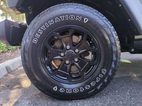 Used 2022 Jeep Gladiator Sport image 14