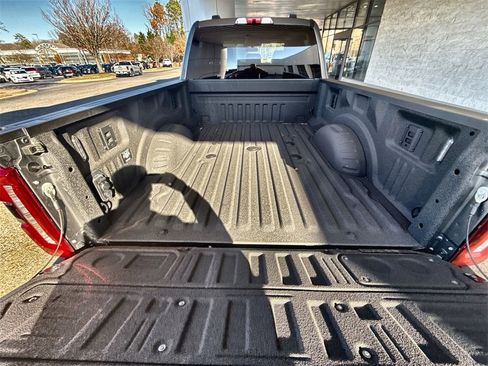 Used 2025 Ford F250 Lariat image 24