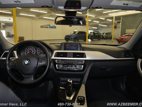 Used 2018 BMW 320i Sedan image 21