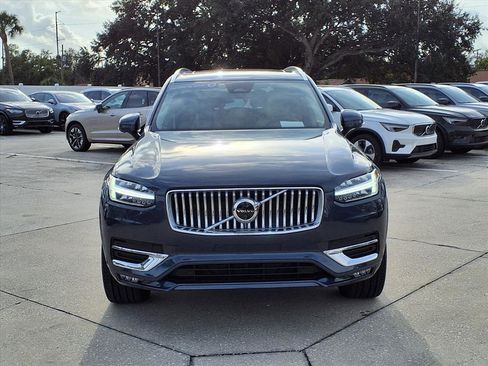 Certified 2024 Volvo XC90 B6 Plus image 2