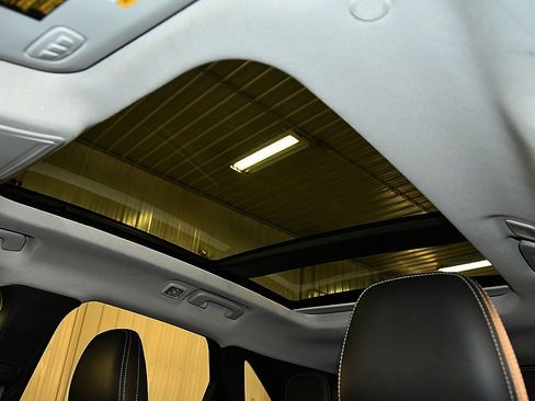 Used 2023 Ford Escape SE w/ PHEV Premium Package image 28