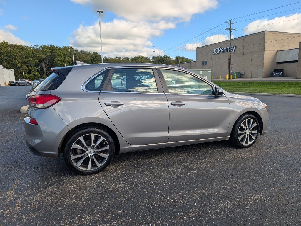 Used 2020 Hyundai Elantra GT FWD image 8
