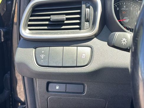 Used 2016 Kia Sorento AWD w/ LX Convenience Package image 15