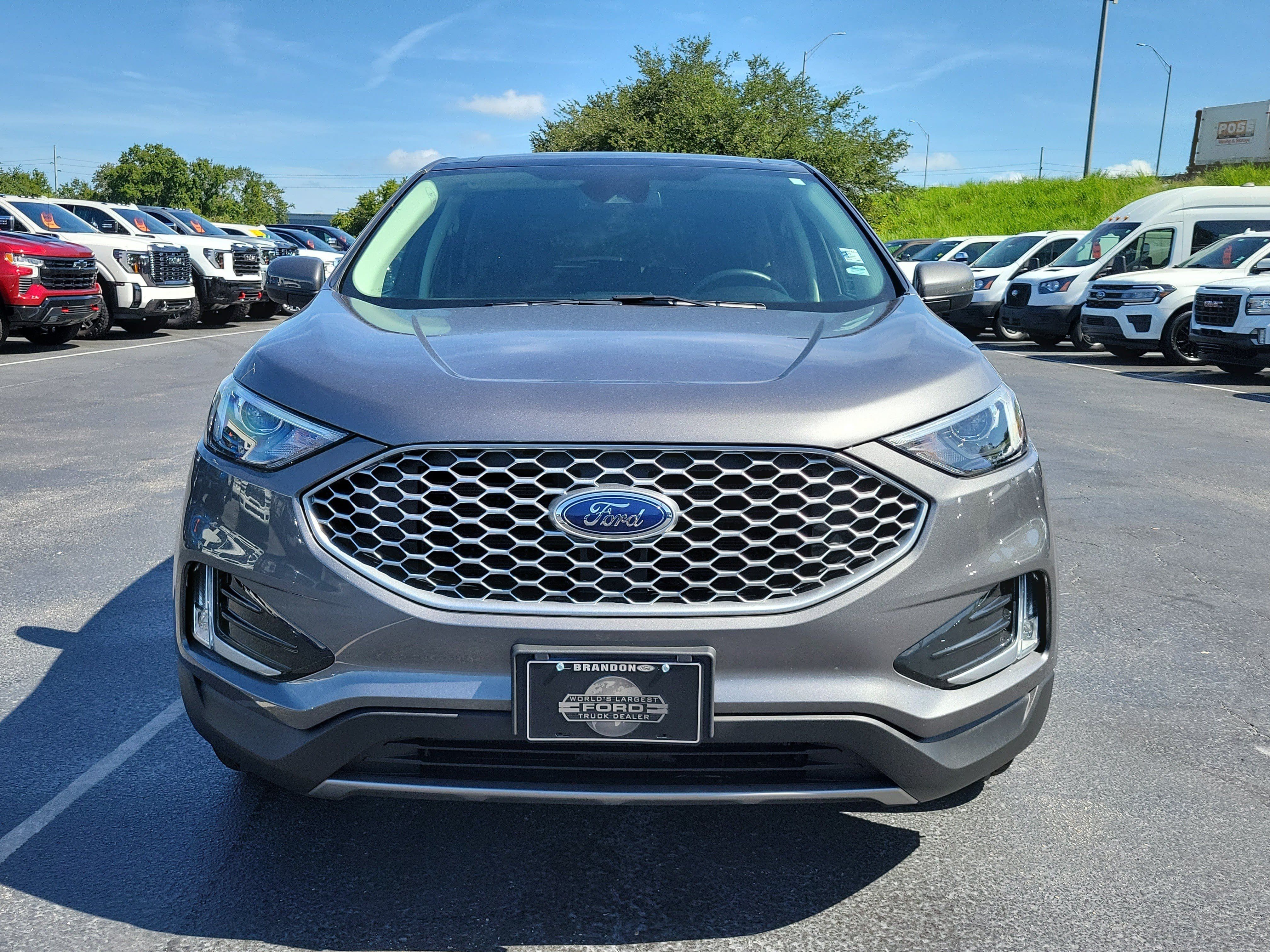 Certified 2024 Ford Edge SEL w/ Convenience Package AWD/4WD image 2