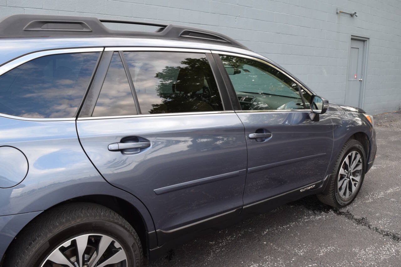 Used 2017 Subaru Outback 3.6R Limited AWD/4WD image 19