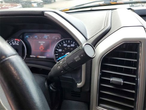 Used 2021 Ford F250 Lariat w/ Lariat Value Package image 26