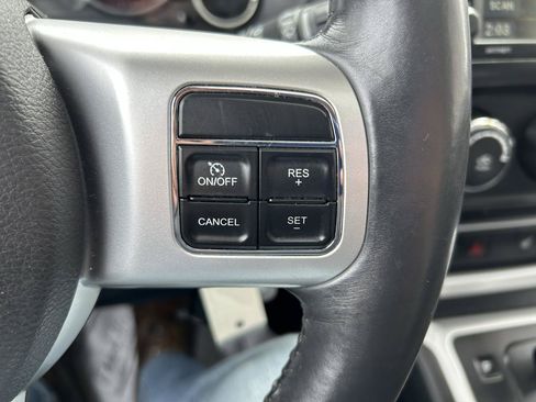Used 2015 Jeep Compass High Altitude FWD image 16