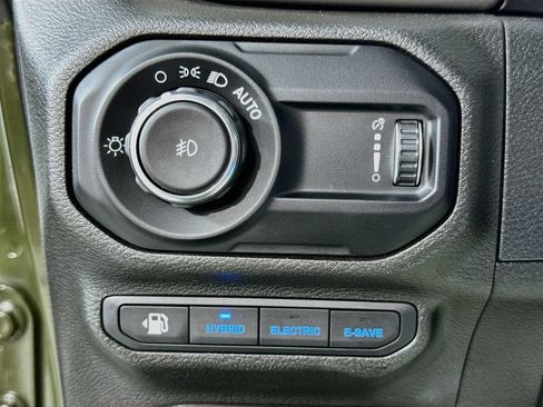 Used 2023 Jeep Wrangler Unlimited AWD/4WD image 18