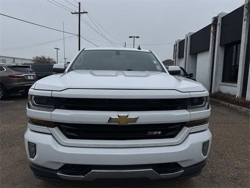 Used 2018 Chevrolet Silverado 1500 LT w/ Texas Edition image 2
