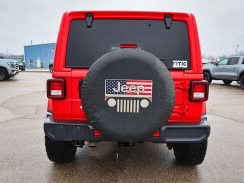 Used 2018 Jeep Wrangler Unlimited Sahara image 4