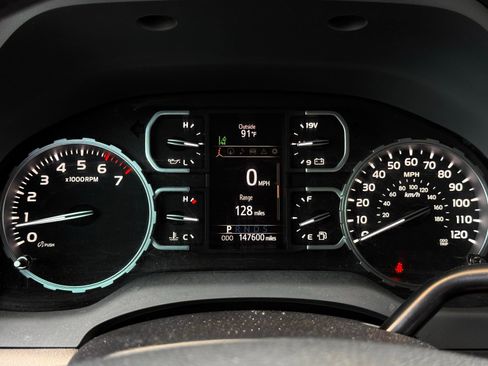 Used 2018 Toyota Tundra SR5 AWD/4WD image 33