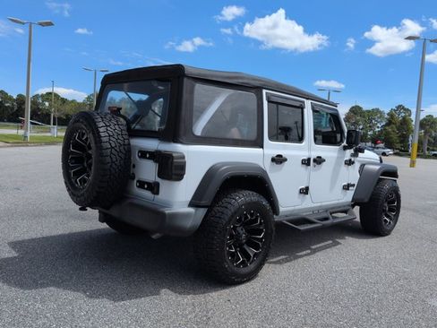 Used 2022 Jeep Wrangler Unlimited Sport AWD/4WD image 5