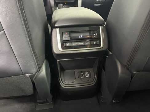 Used 2023 Subaru Ascent Limited w/ Technology Package AWD/4WD image 19
