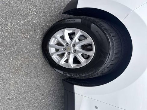 Used 2021 Chevrolet Equinox LS w/ LS Convenience Package image 13