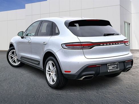 Used 2022 Porsche Macan image 3