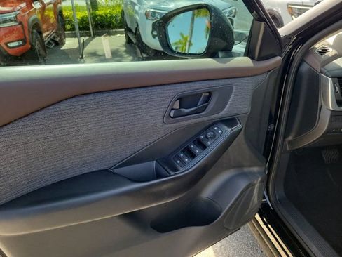 Certified 2023 Nissan Rogue S FWD image 16