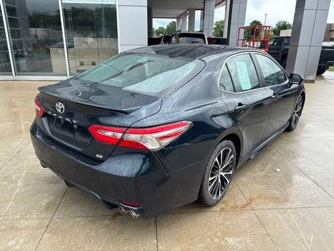 Used 2018 Toyota Camry SE FWD image 7