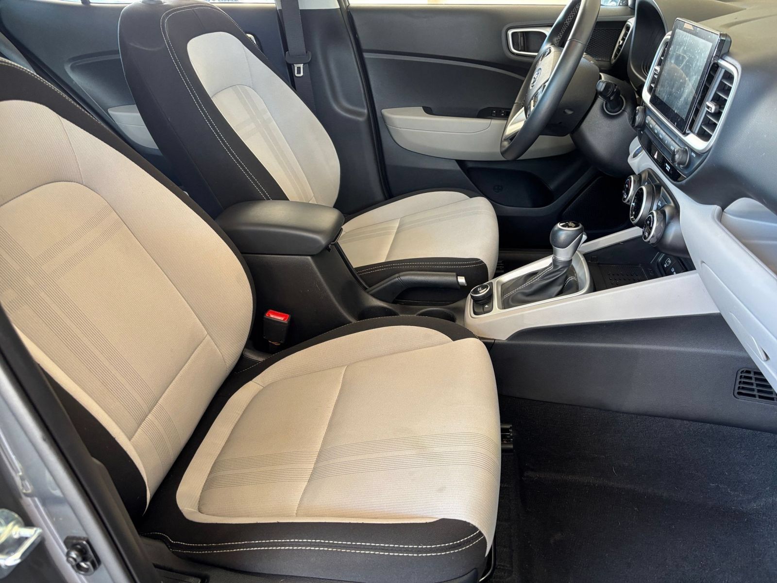 Used 2026 Hyundai Venue SEL FWD image 35