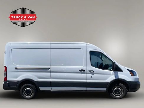 Used 2018 Ford Transit 250 148 Medium Roof RWD image 7