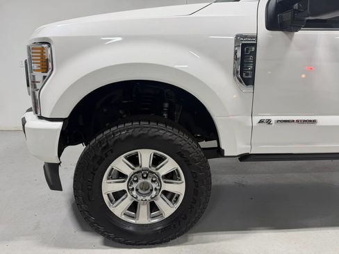 Used 2020 Ford F250 Platinum w/ FX4 Off-Road Package AWD/4WD image 10