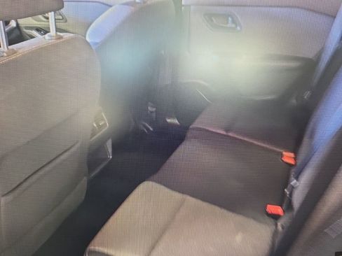 Used 2021 Nissan Rogue S image 13