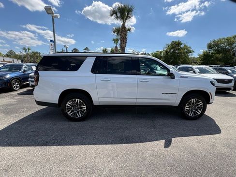 Used 2025 Chevrolet Suburban Z71 AWD/4WD image 8