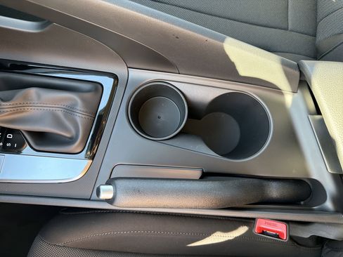 New 2026 Hyundai Elantra SE image 18