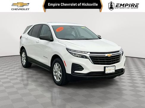 Used 2022 Chevrolet Equinox LS w/ LS Convenience Package AWD/4WD image 1