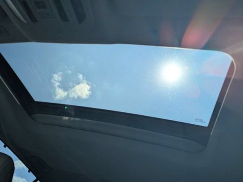Used 2023 Toyota Highlander XLE FWD image 28