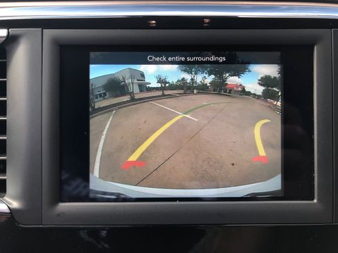 Used 2021 Chrysler Voyager LX image 24