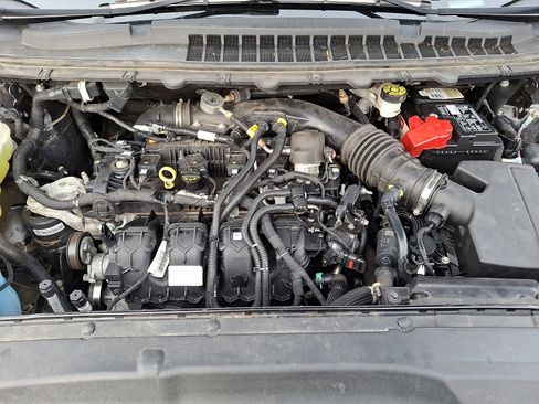 Used 2020 Ford Edge SE image 28