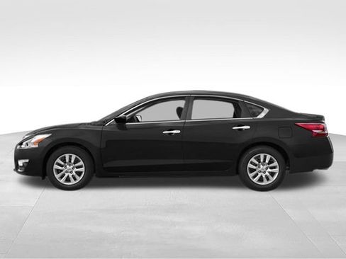 Used 2013 Nissan Altima 2.5 S FWD image 6