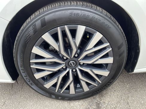 Used 2025 Nissan Altima 2.5 SV image 29