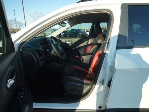 Used 2021 Jeep Cherokee Latitude Plus image 11