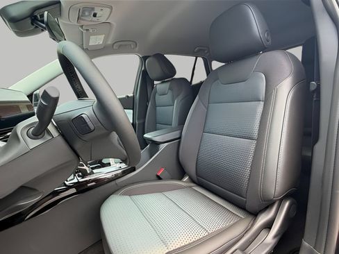 New 2026 Chevrolet Trax LT w/ Driver Confidence Package FWD image 15