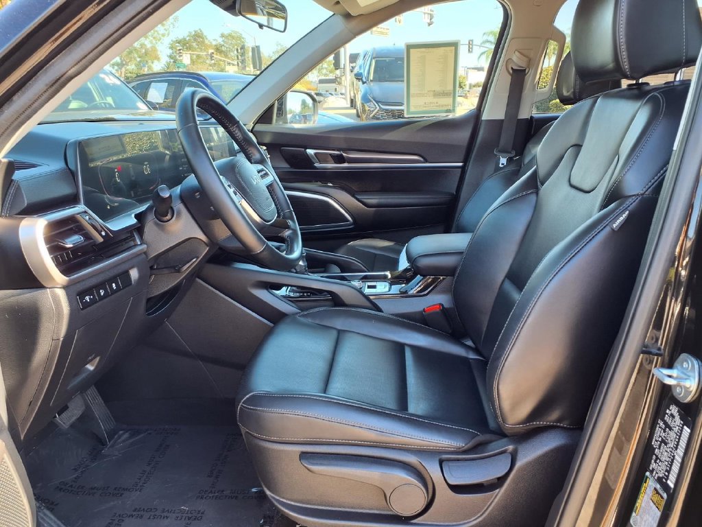 Certified 2024 Kia Telluride LX FWD image 21