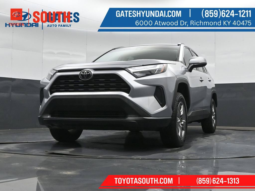 Used 2024 Toyota RAV4 XLE AWD/4WD image 38